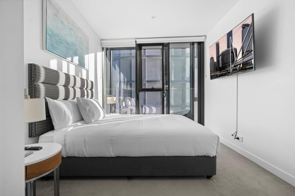 City Escape with Balcony & Resort-Style Amenities Apartment in Brisbane