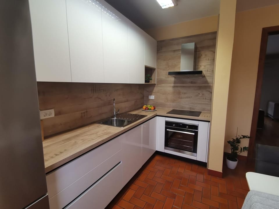 Kitchen or kitchenette, Communal kitchen
