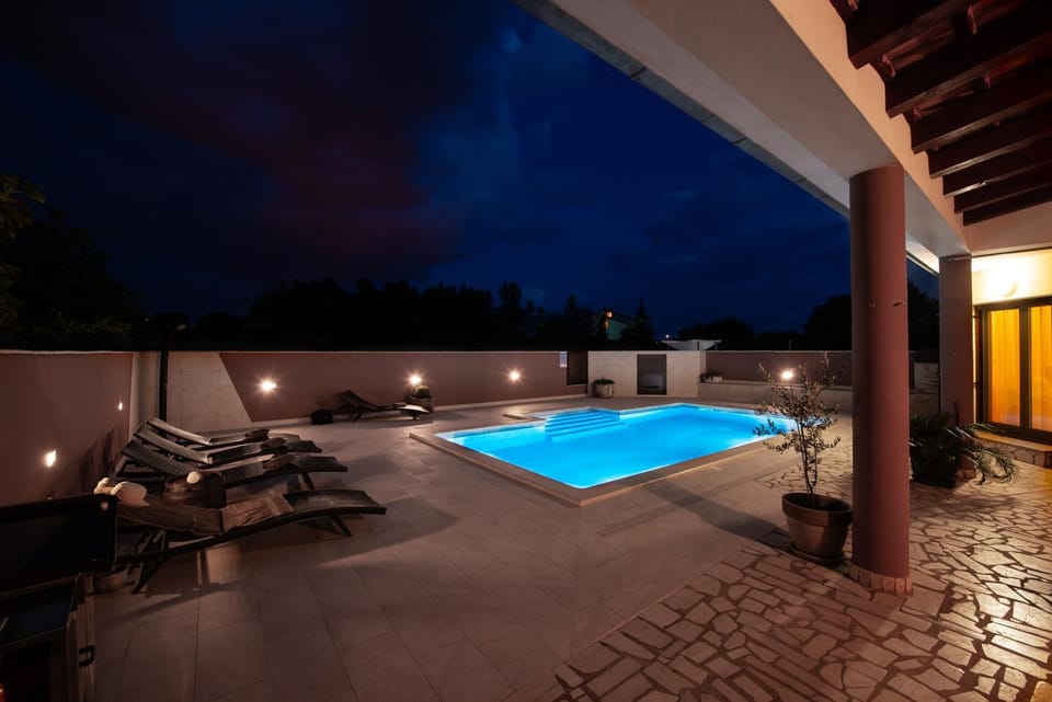 Balcony/Terrace, Pool view, Swimming pool, Swimming pool