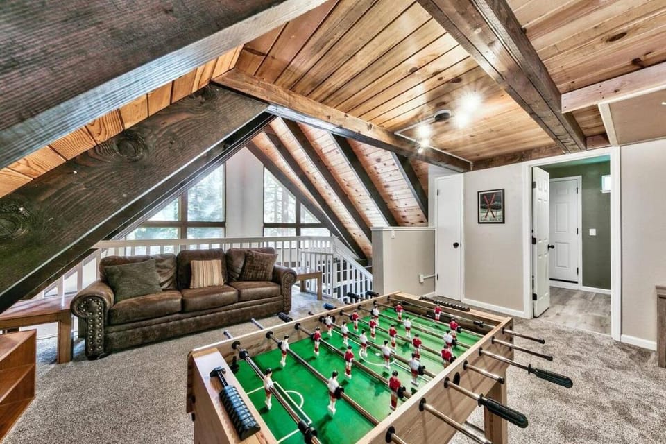 Game Room, Living room, Seating area