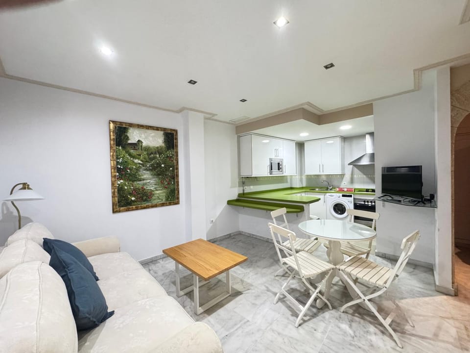 TV and multimedia, Kitchen or kitchenette, Living room, Dining area