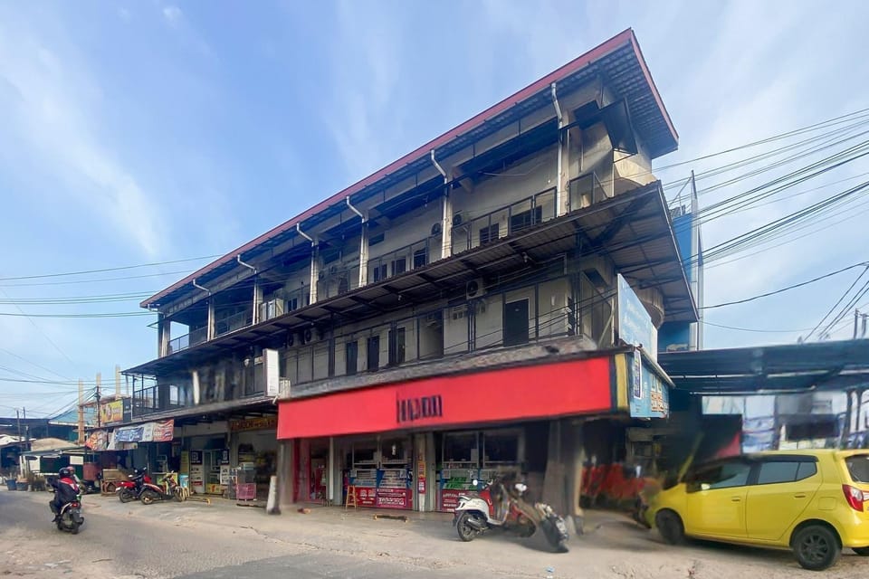 Facade/entrance