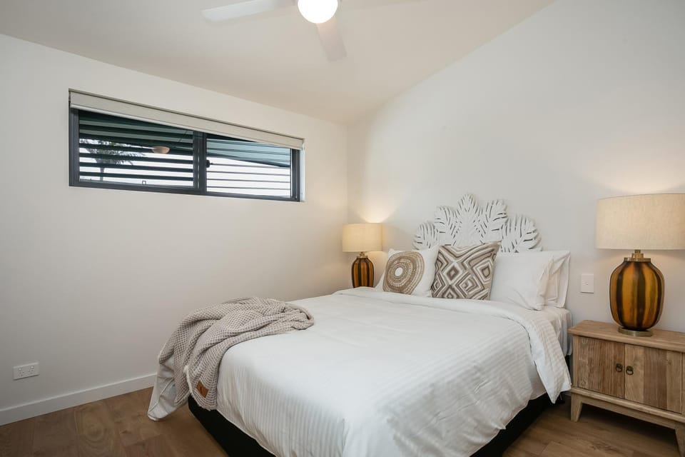Shower, Bed, Bathroom, Bedroom, Bath, wardrobe