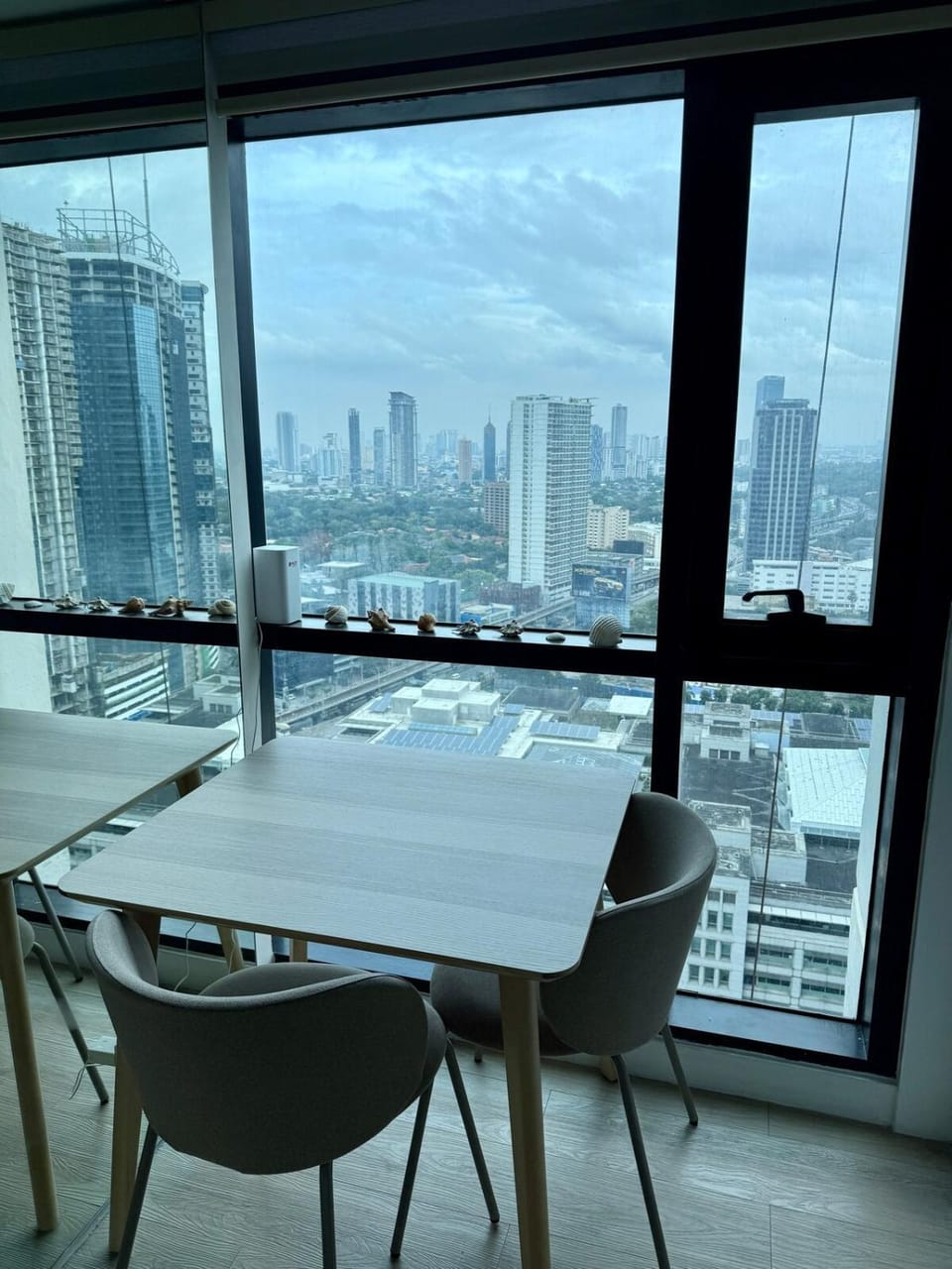 Dining area, City view