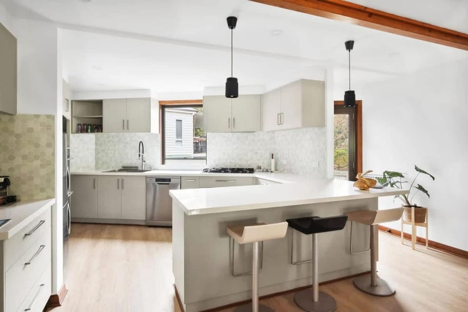 Family-Friendly Renovated 4BR Clifton Retreat House in Clifton Springs