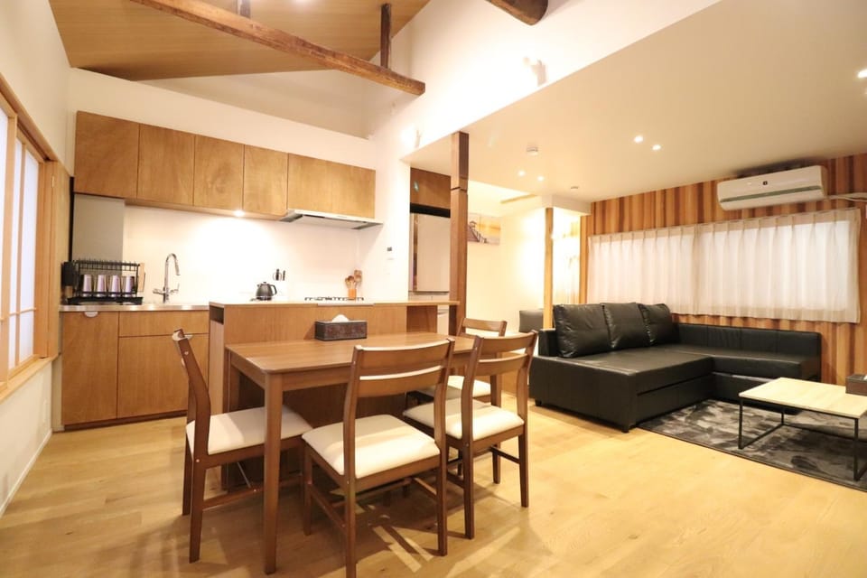 Kitchen or kitchenette, Living room