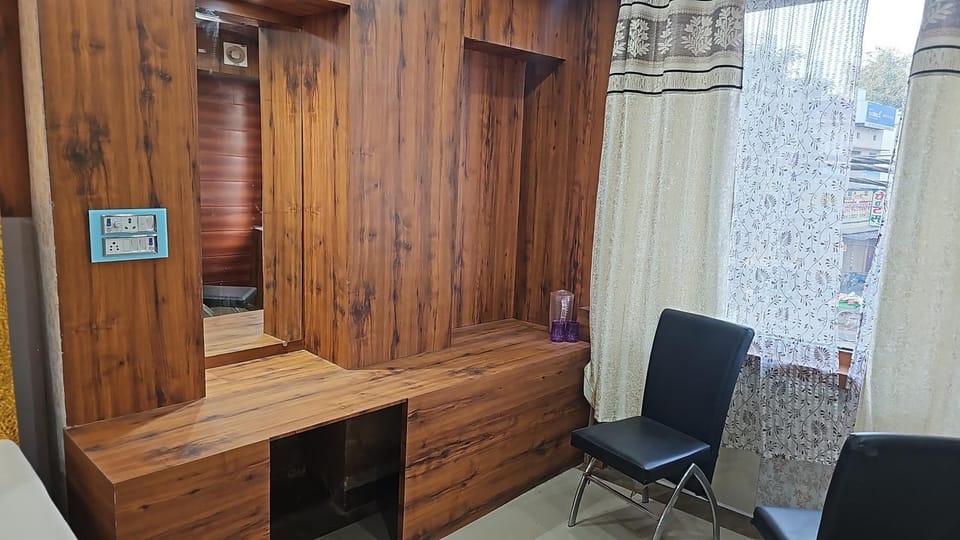 Heritage Heaven stay room gold House in Varanasi