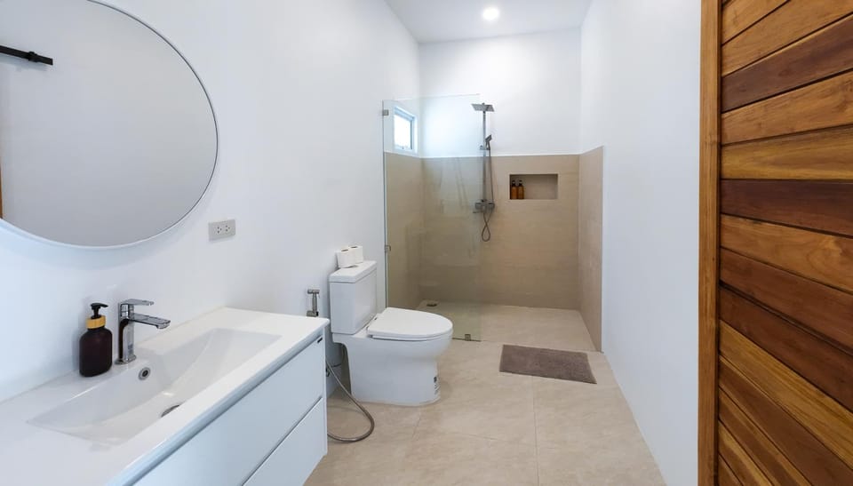 Shower, Toilet, Bathroom