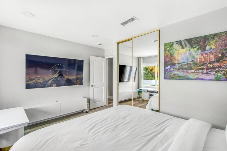 MV Retreat Pool Spa Fire Pit Family Friendly House in Mission Viejo