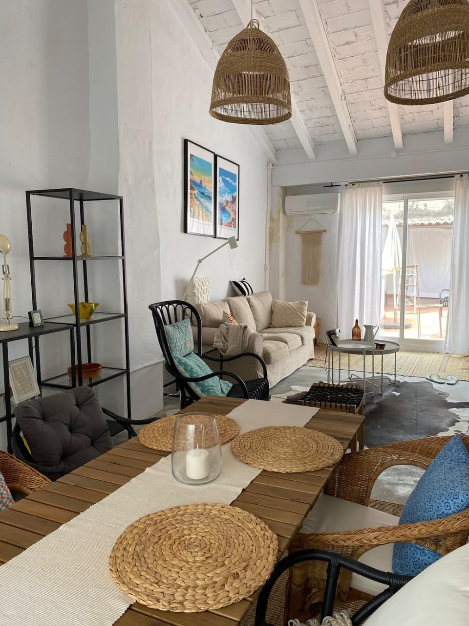 Living room, Seating area