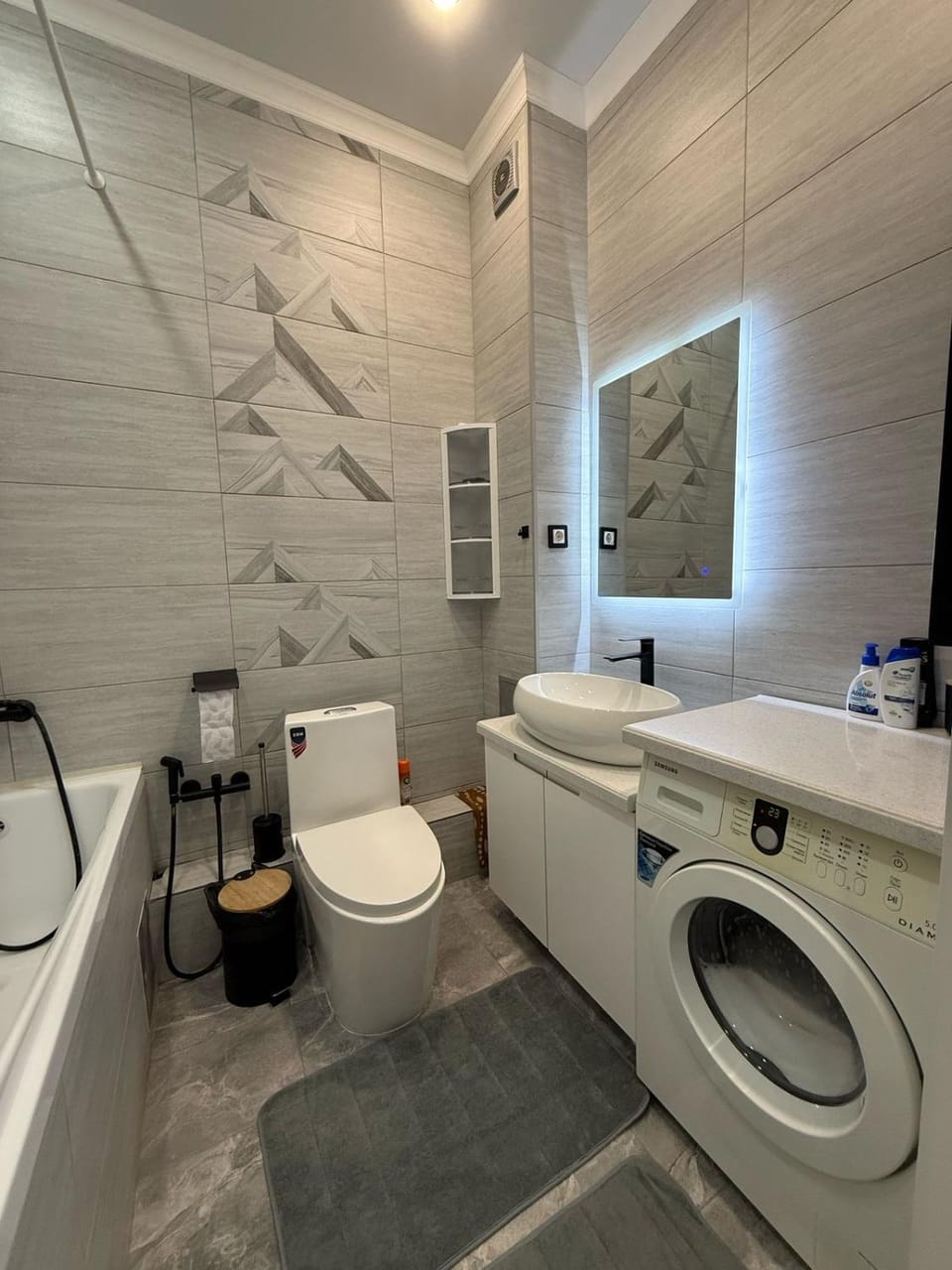 Левый берег, жк Алпамыс Apartment in Kazakhstan