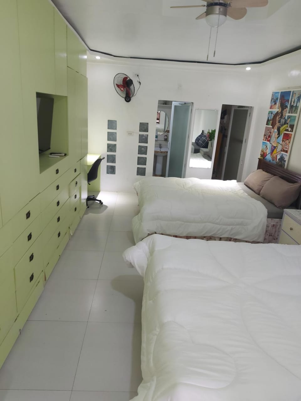 Photo of the whole room