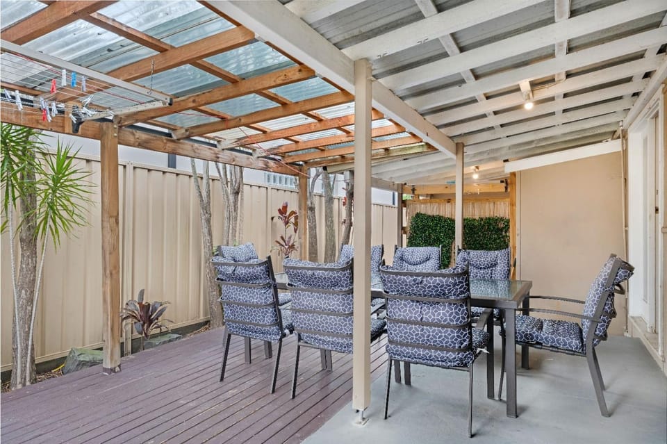 Patio, Dining area