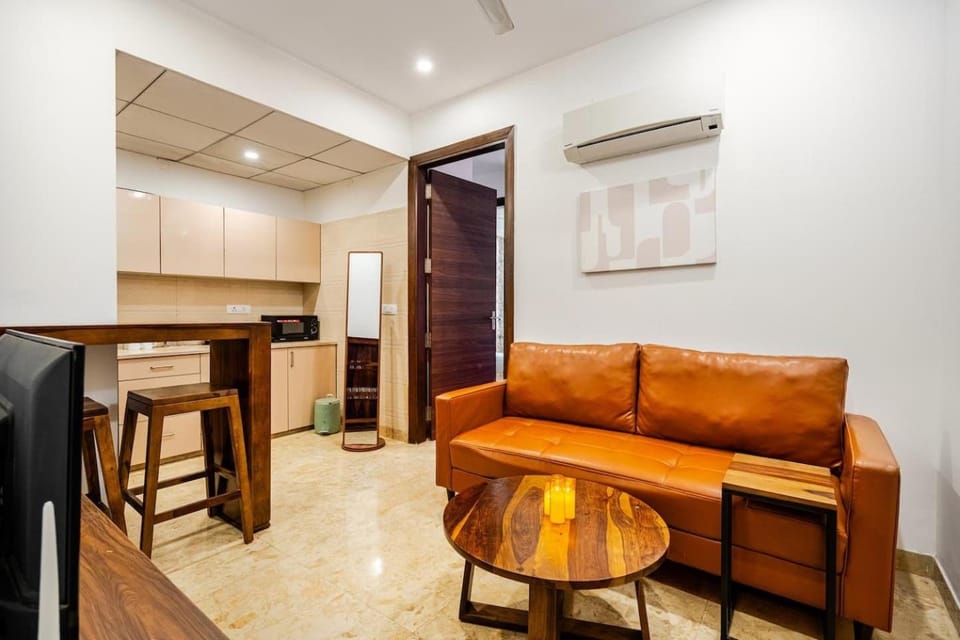 Liv Regalia Suites - Medanta Hospital, Sector 39, Gurgaon Hotel in Gurugram