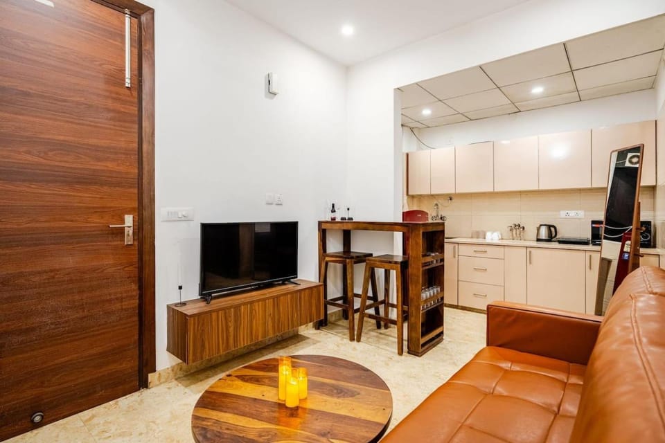 Liv Regalia Suites - Medanta Hospital, Sector 39, Gurgaon Hotel in Gurugram
