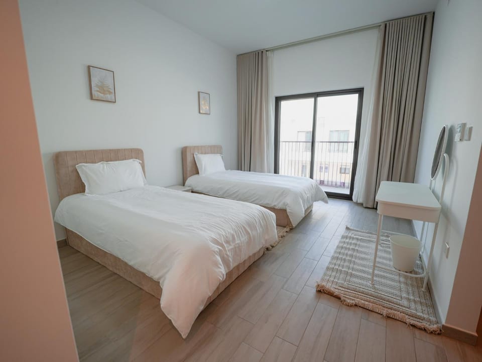 Luxury 2 bedroom villa pool beach gym access Villa in Sharjah