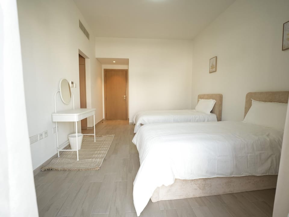 Luxury 2 bedroom villa pool beach gym access Villa in Sharjah