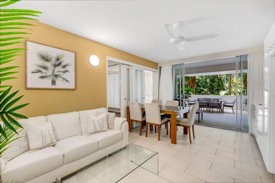 Belle Escapes Drift Beachfront Resort Suite 3207 Apartment in Palm Cove