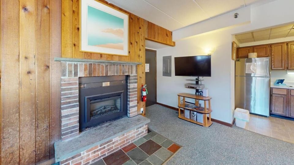 Mountain Green Resort House in Mendon