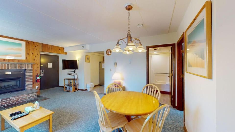 Mountain Green Resort House in Mendon