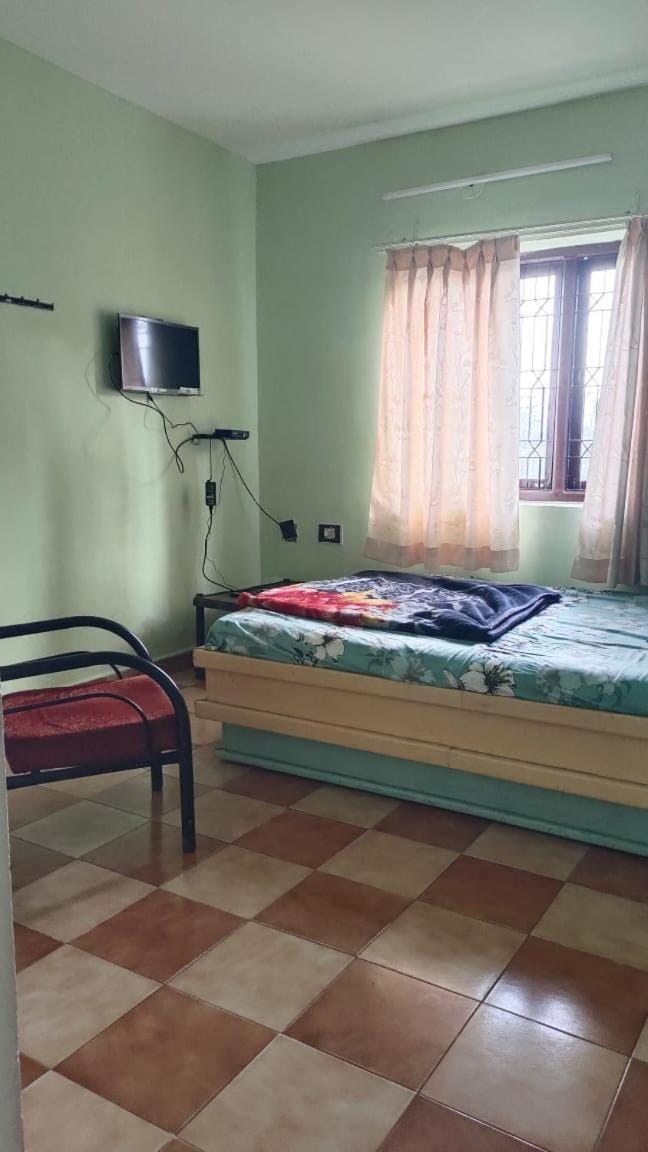 TV and multimedia, Photo of the whole room