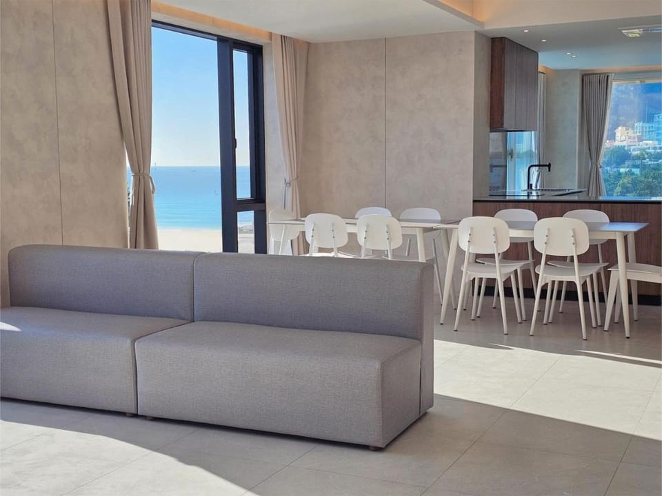 Living room, Dining area, Sea view