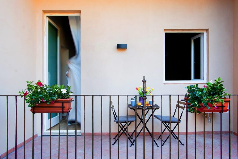 Patio, Balcony/Terrace, Dining area