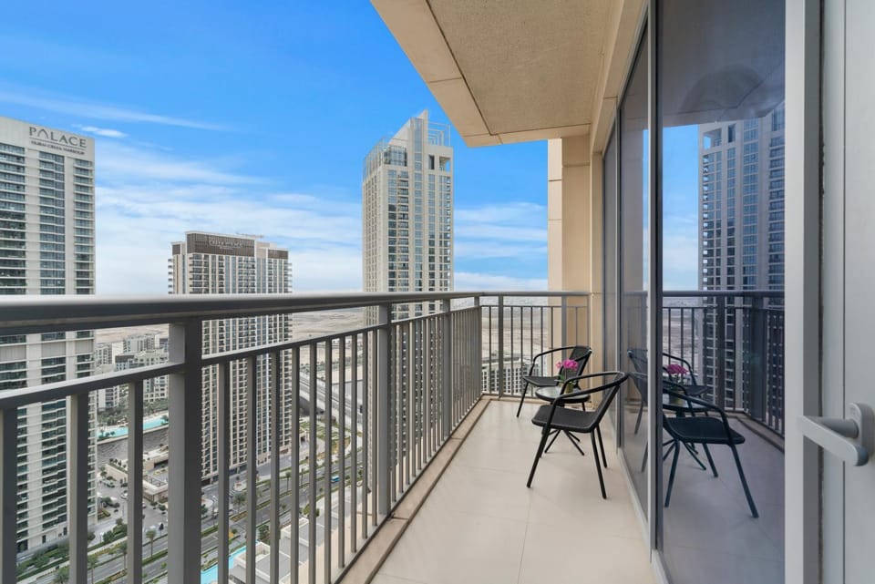 Property building, Patio, Day, View (from property/room), Balcony/Terrace, City view