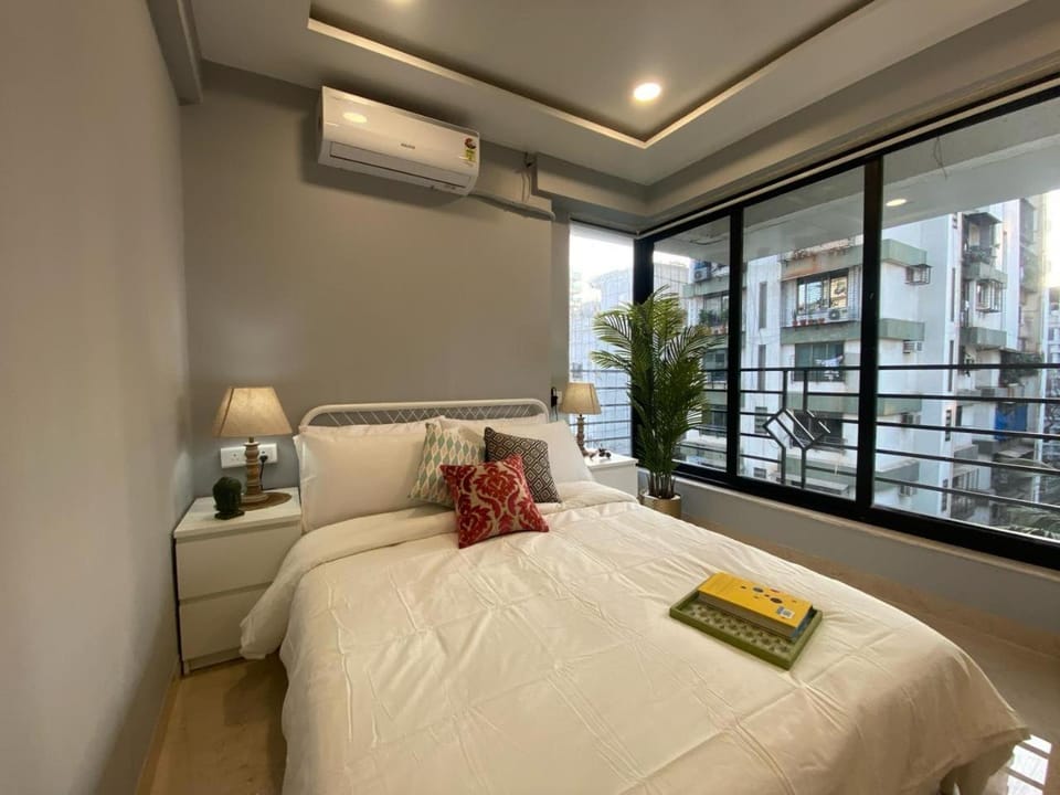 Bed, Photo of the whole room, Bedroom, air conditioner