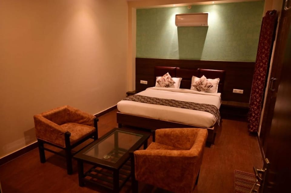 Living room, Bedroom