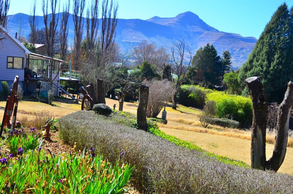 Property building, Garden, View (from property/room), Mountain view