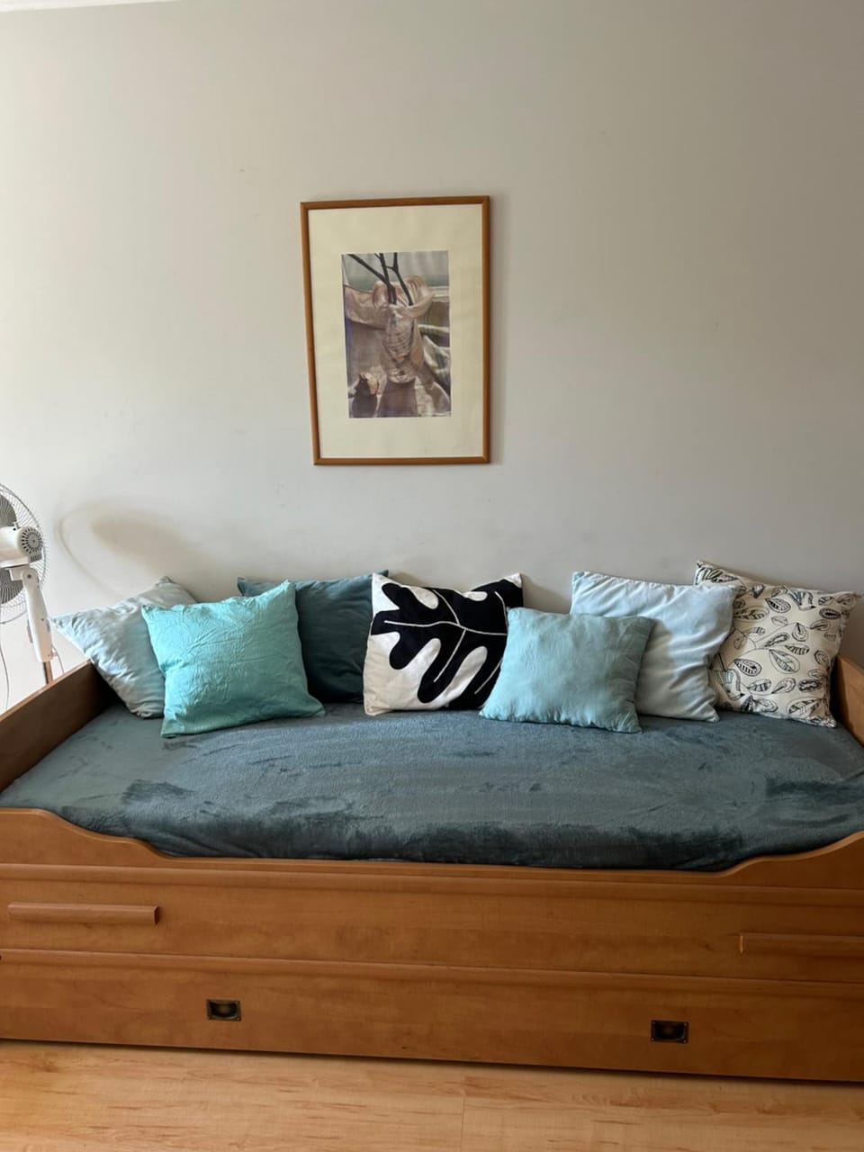 Bed, Seating area