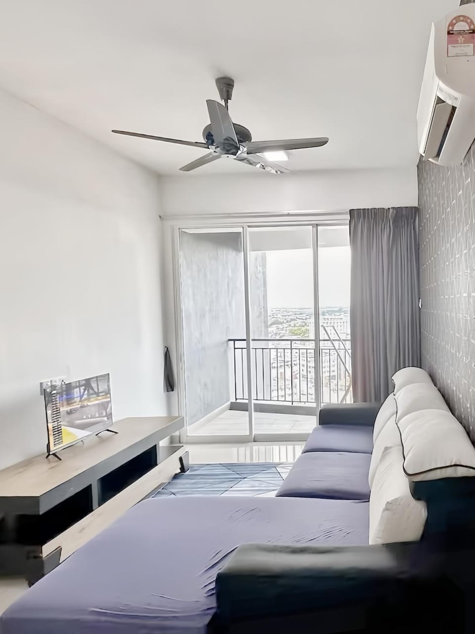 TV and multimedia, Balcony/Terrace, Living room, Photo of the whole room, Seating area, air conditioner