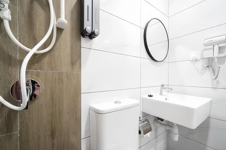 Shower, Bathroom, towels