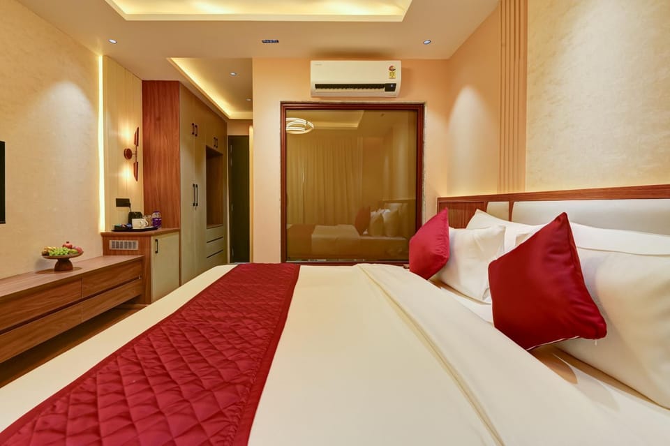 Bed, View (from property/room), Bedroom