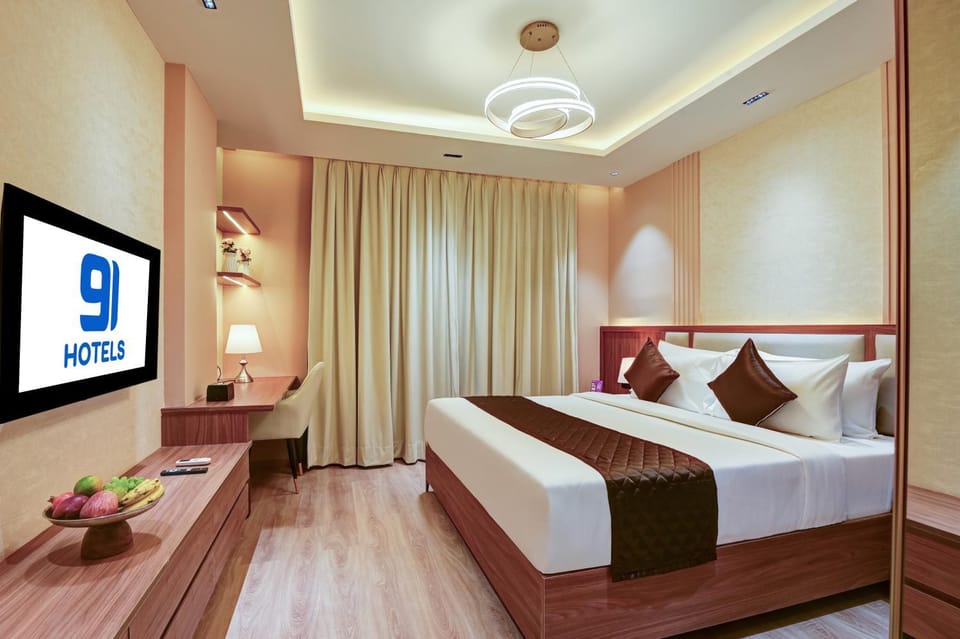 Seating area, Bedroom