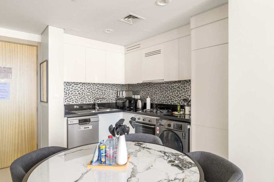 Kitchen or kitchenette, Dining area, oven, stove, toaster