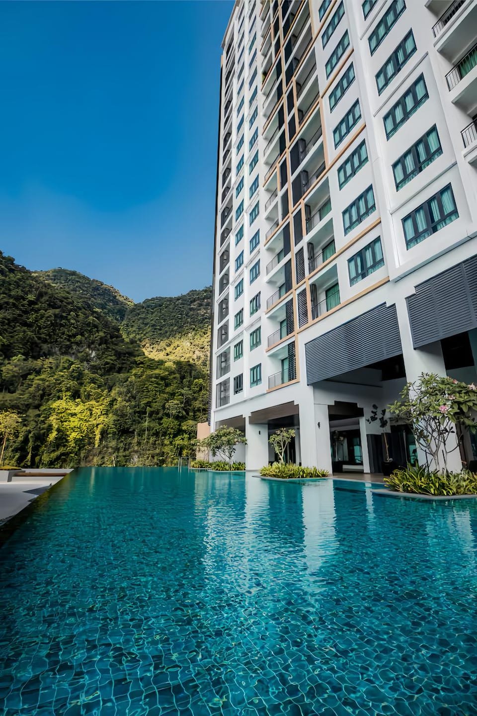 Property building, Mountain view, Pool view, Swimming pool