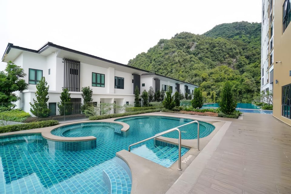 Property building, Garden, Hot Tub, Garden view, Mountain view, Pool view, Swimming pool, sunbed