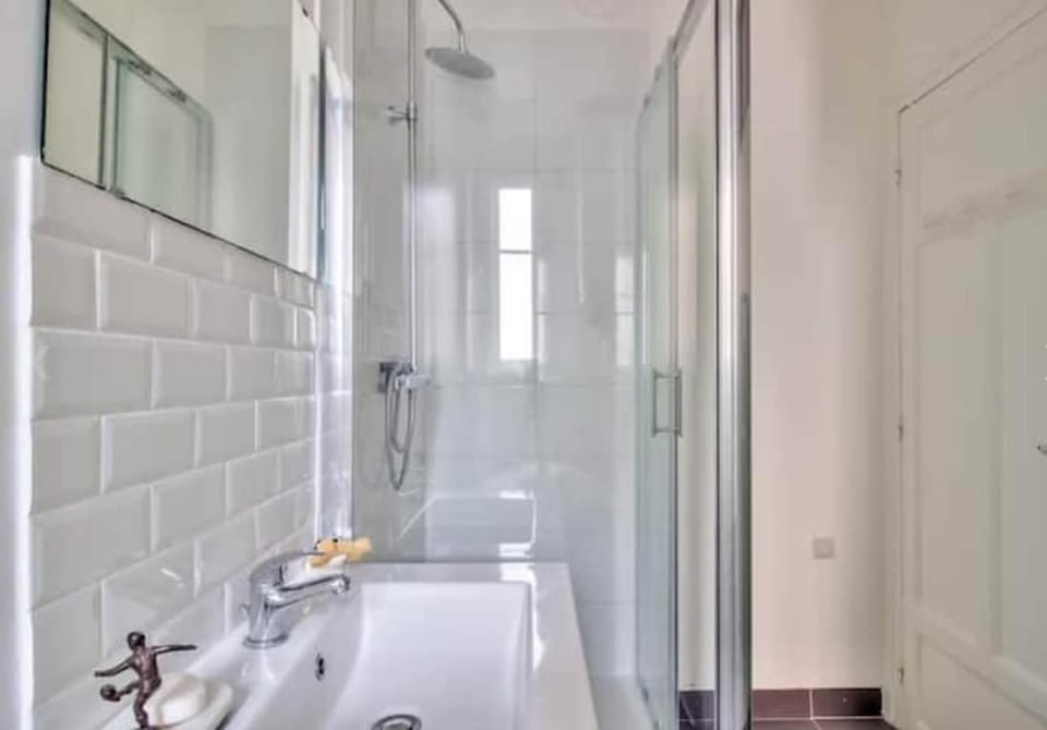Nice Flat Jules Joffrin station and Clignancourt Apartment in Paris