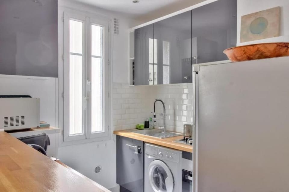 Nice Flat Jules Joffrin station and Clignancourt Apartment in Paris