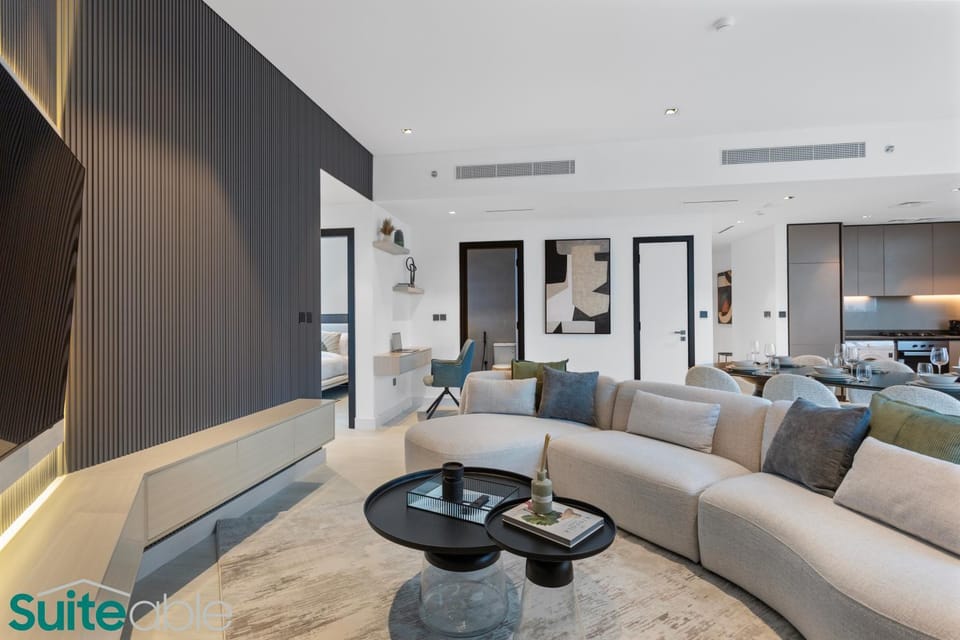Luxe 2 Bedroom with Burj Khalifa and Canal Views Apartment in Dubai