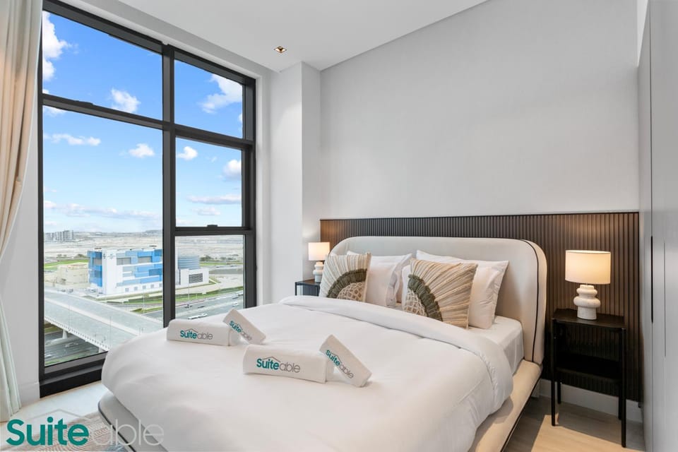 Luxe 2 Bedroom with Burj Khalifa and Canal Views Apartment in Dubai