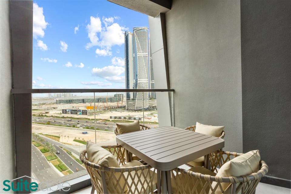 Luxe 2 Bedroom with Burj Khalifa and Canal Views Apartment in Dubai
