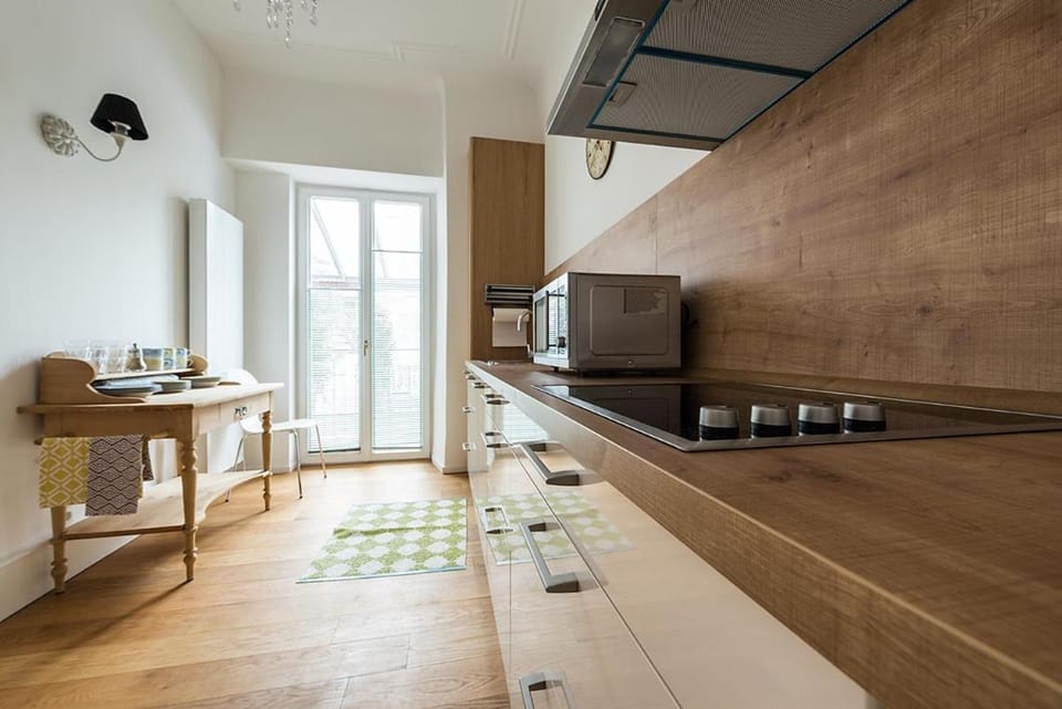 Property building, Kitchen or kitchenette, Living room