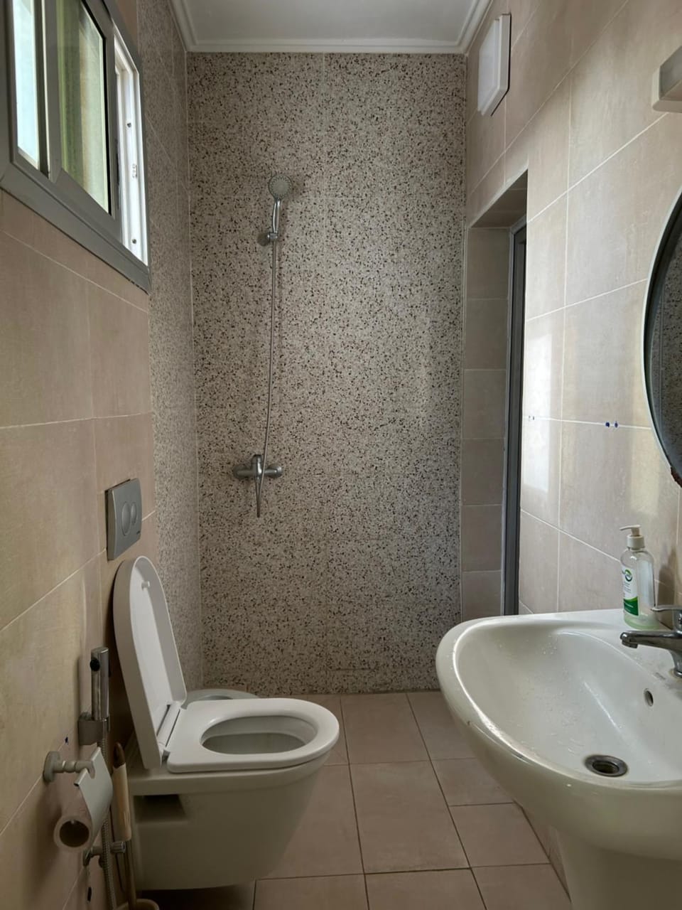 Shower, Toilet, Bathroom, towels