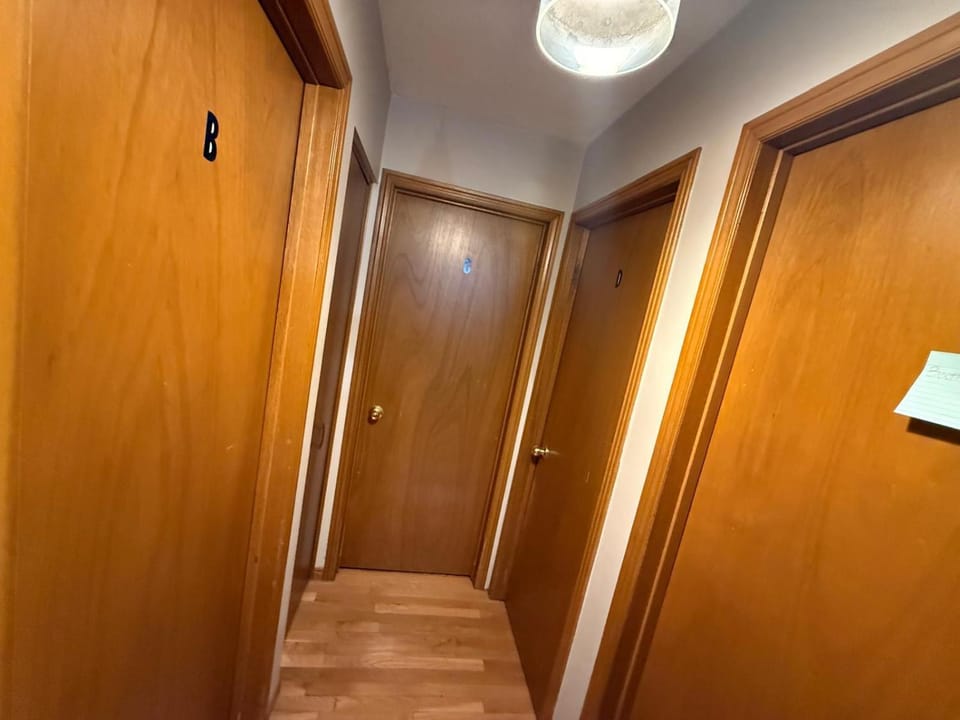 Smart Budget Friendly Room-Near Airport, Groceries,College Vacation rental in Kitchener