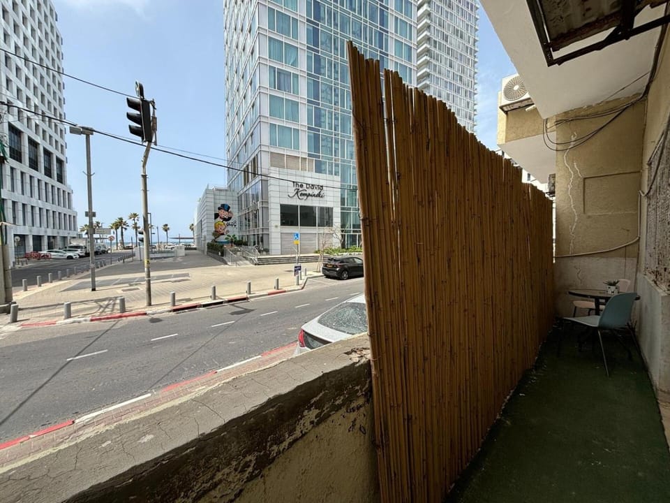 HaYarkon Seaside - Studio On The Beach By Vacay Apartment in Tel Aviv-Yafo