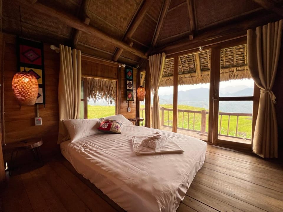 Bed, Day, Natural landscape, Balcony/Terrace, Photo of the whole room, Bedroom, towels