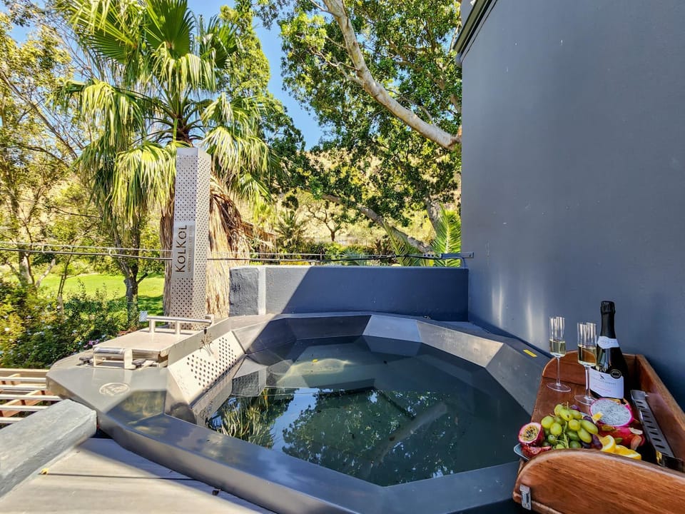 Hot Tub, Garden view